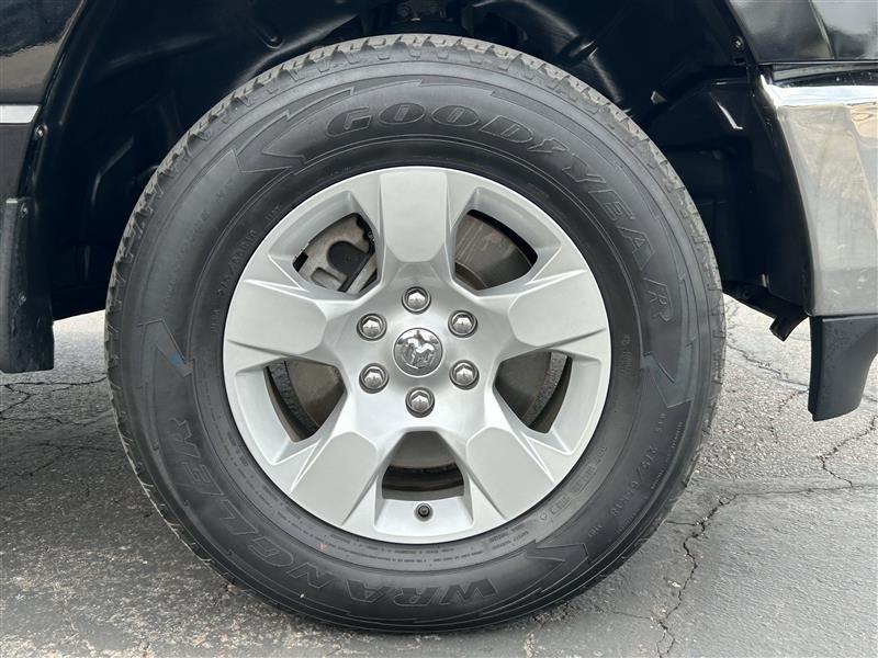 RAM 1500 Big Horn Crew Cab SWB 4WD 2023