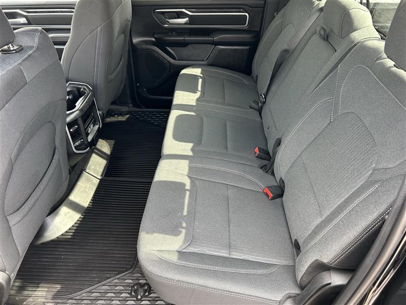 RAM 1500 Big Horn Crew Cab SWB 4WD 2023