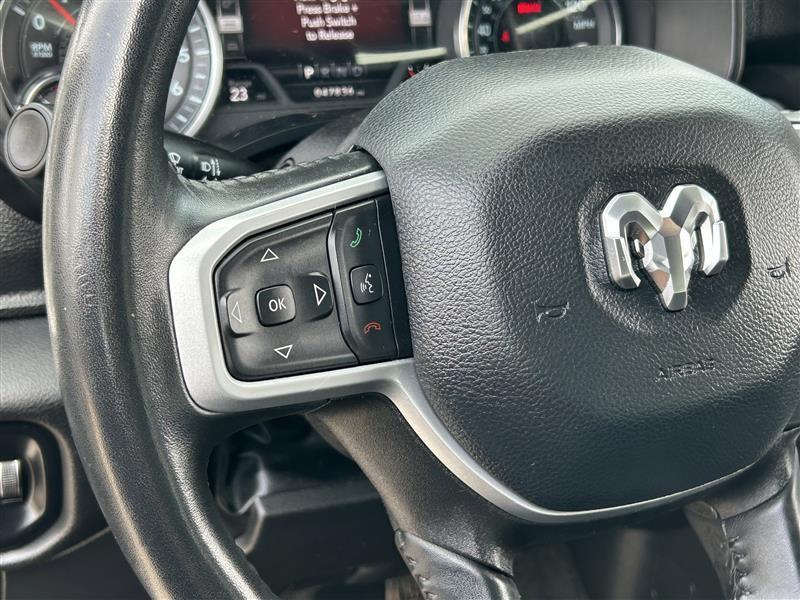 RAM 1500 Big Horn Crew Cab SWB 4WD 2023