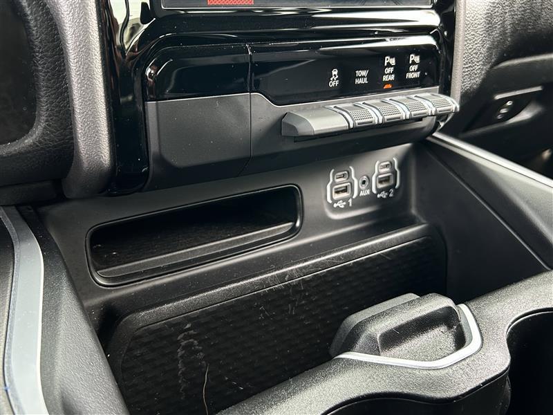 RAM 1500 Big Horn Crew Cab SWB 4WD 2023