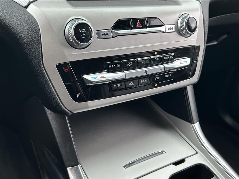 Ford Explorer XLT AWD 2022