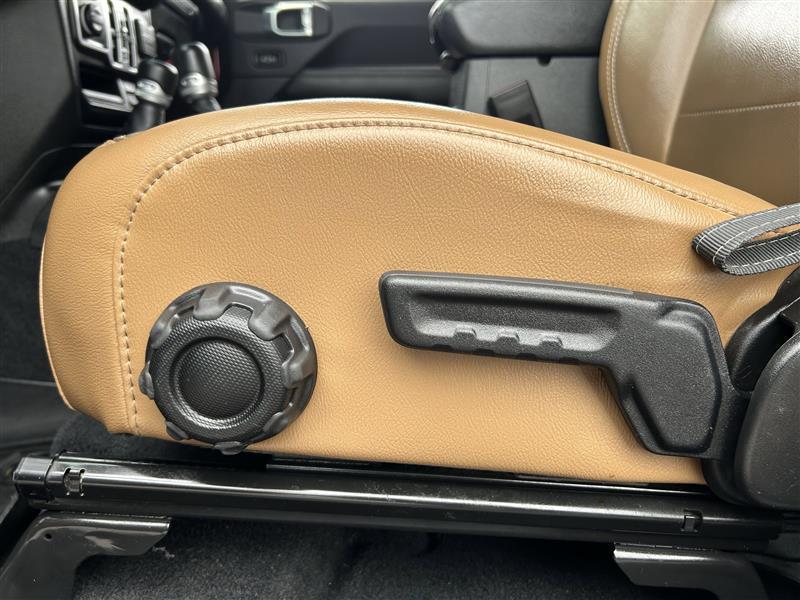 Jeep Wrangler Unlimited Sahara 2021