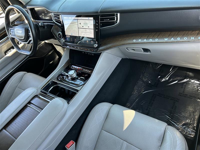 Jeep Grand Wagoneer Series II 4WD 2023