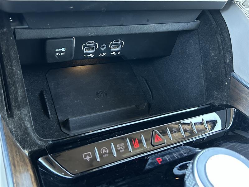 Jeep Grand Wagoneer Series II 4WD 2023