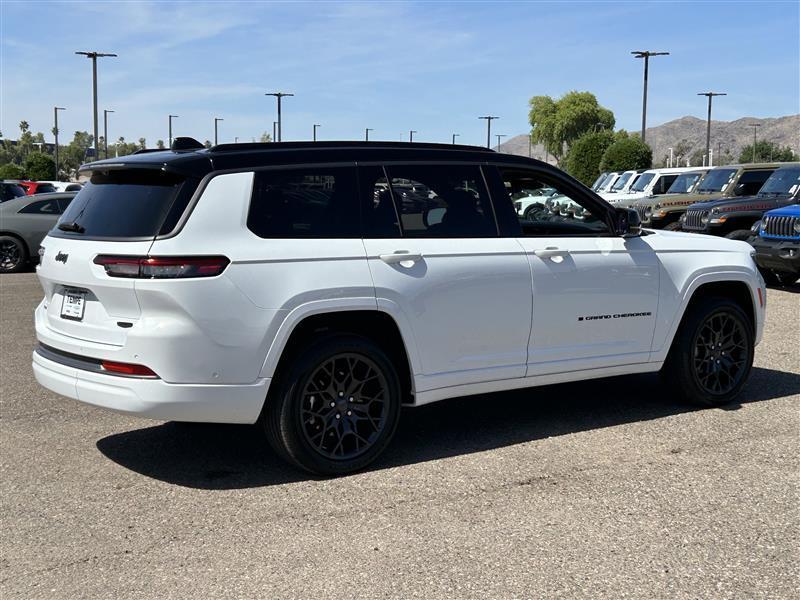 Jeep Grand Cherokee L Summit 4WD 2026