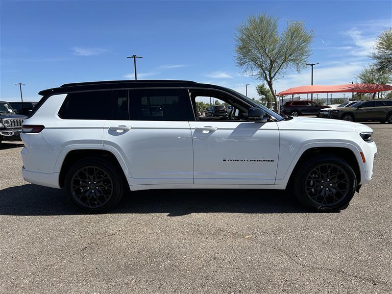 Jeep Grand Cherokee L Summit 4WD 2026