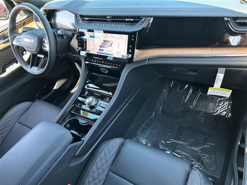 Jeep Grand Cherokee L Summit 4WD 2026