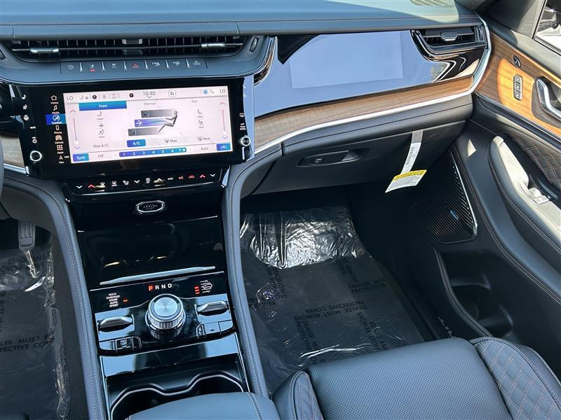 Jeep Grand Cherokee L Summit 4WD 2026