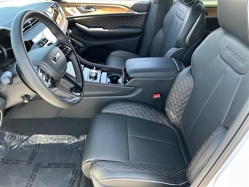 Jeep Grand Cherokee L Summit 4WD 2026