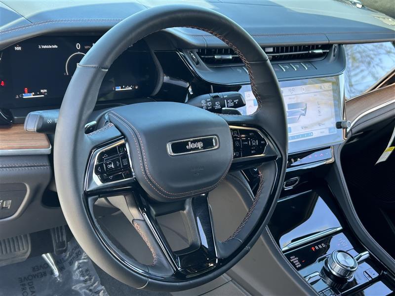 Jeep Grand Cherokee L Summit 4WD 2026