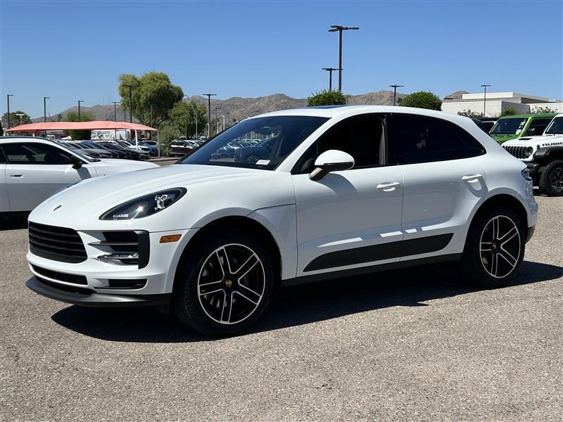 Porsche Macan Base 2021