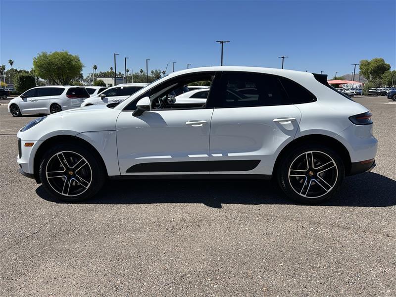 Porsche Macan Base 2021