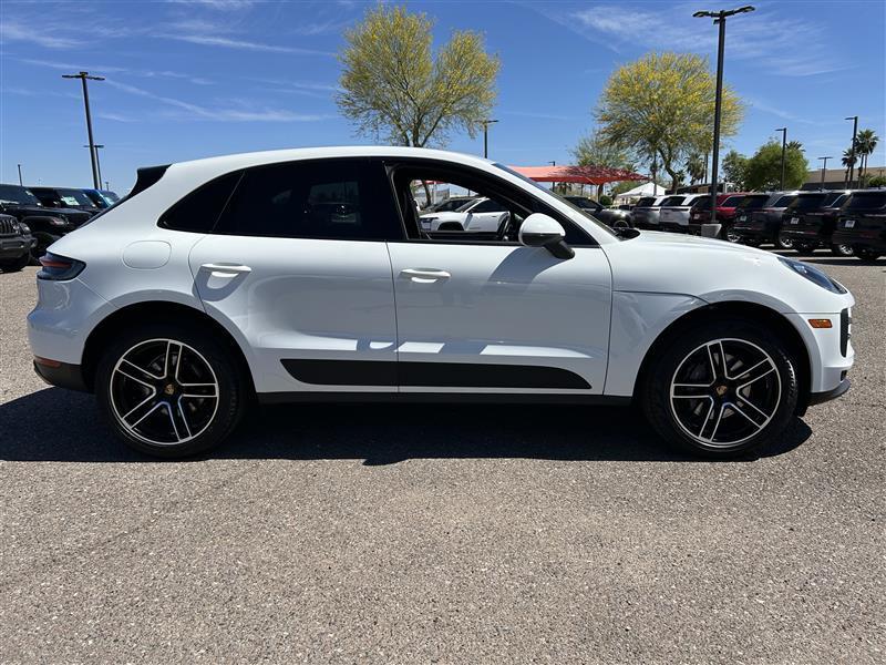 Porsche Macan Base 2021