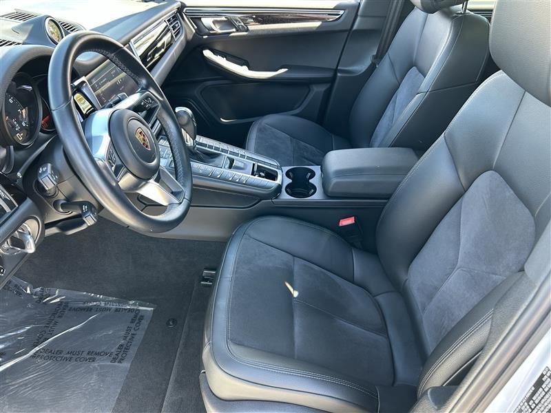 Porsche Macan Base 2021