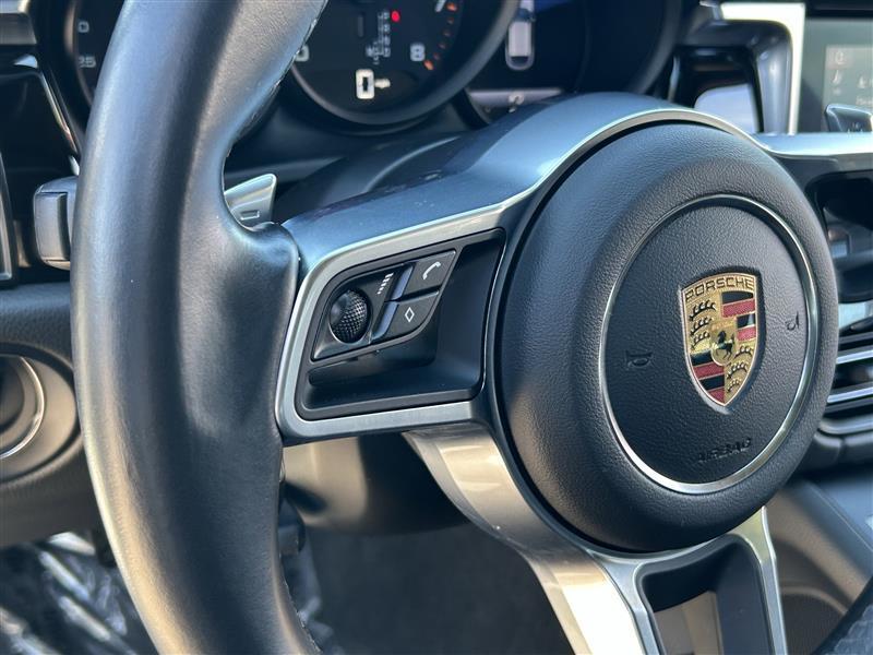 Porsche Macan Base 2021