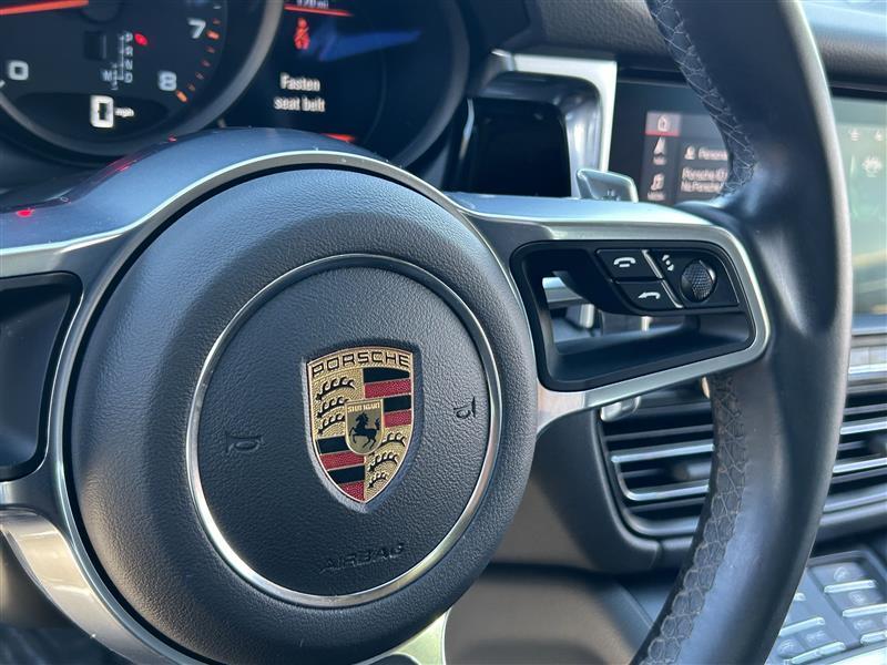 Porsche Macan Base 2021