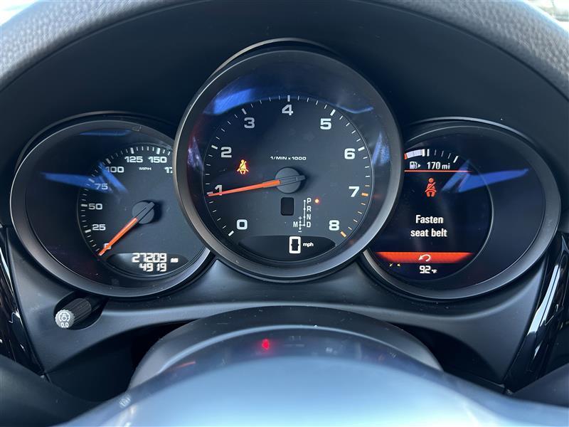 Porsche Macan Base 2021