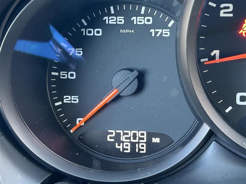 Porsche Macan Base 2021