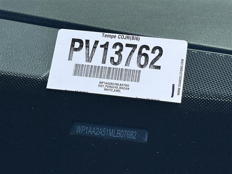 Porsche Macan Base 2021