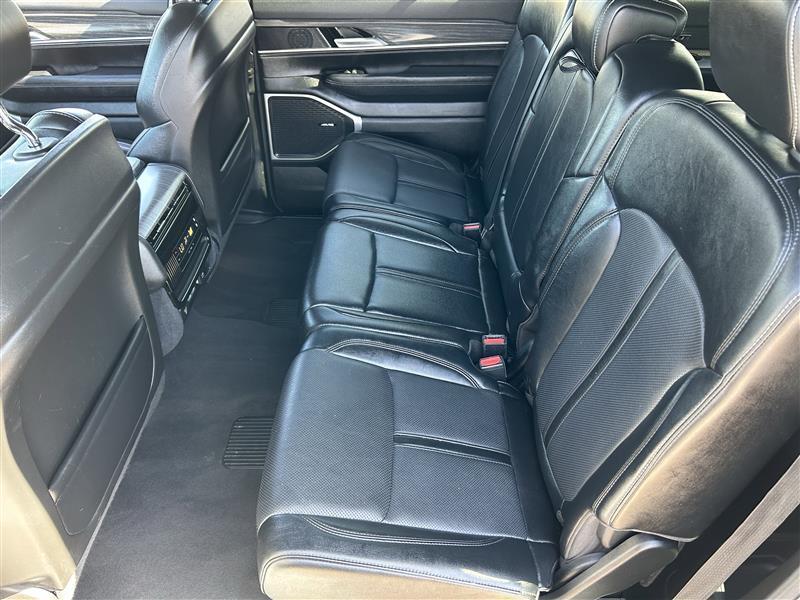 Jeep Wagoneer Series II 2024