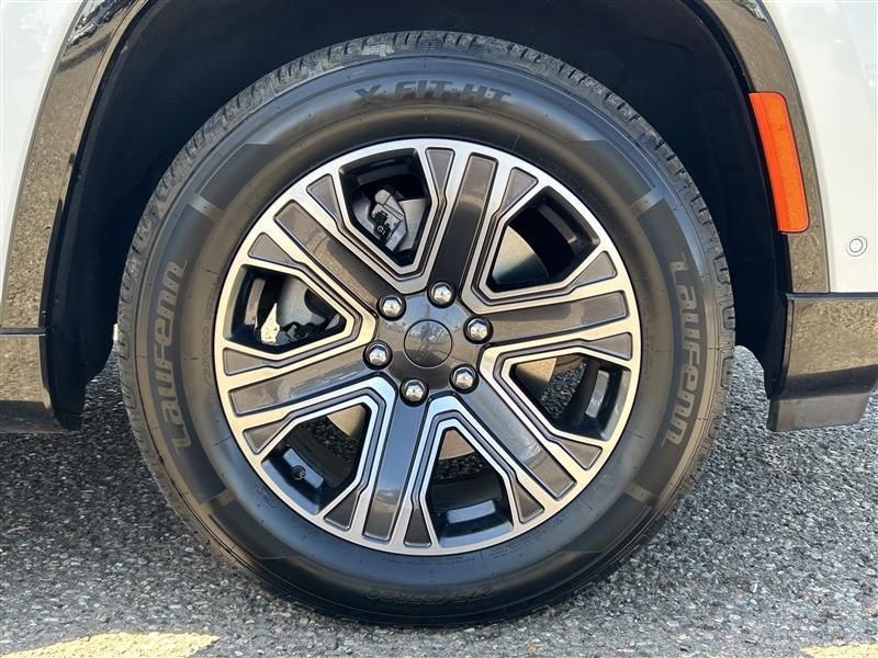 Jeep Wagoneer Series II 2024