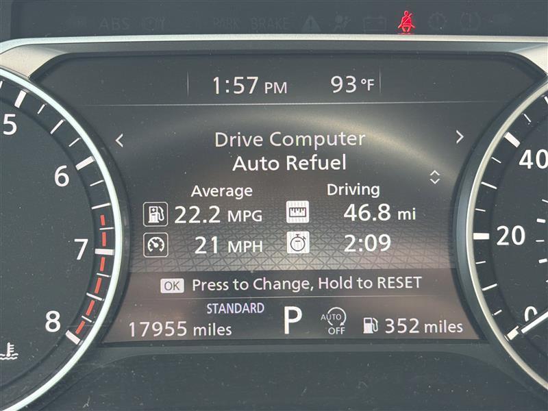 Nissan Pathfinder S 2025