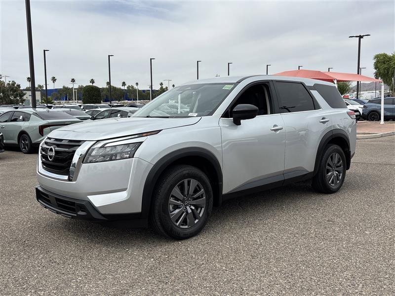Nissan Pathfinder S 2025
