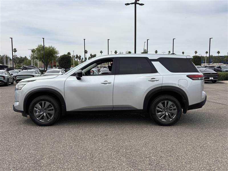 Nissan Pathfinder S 2025