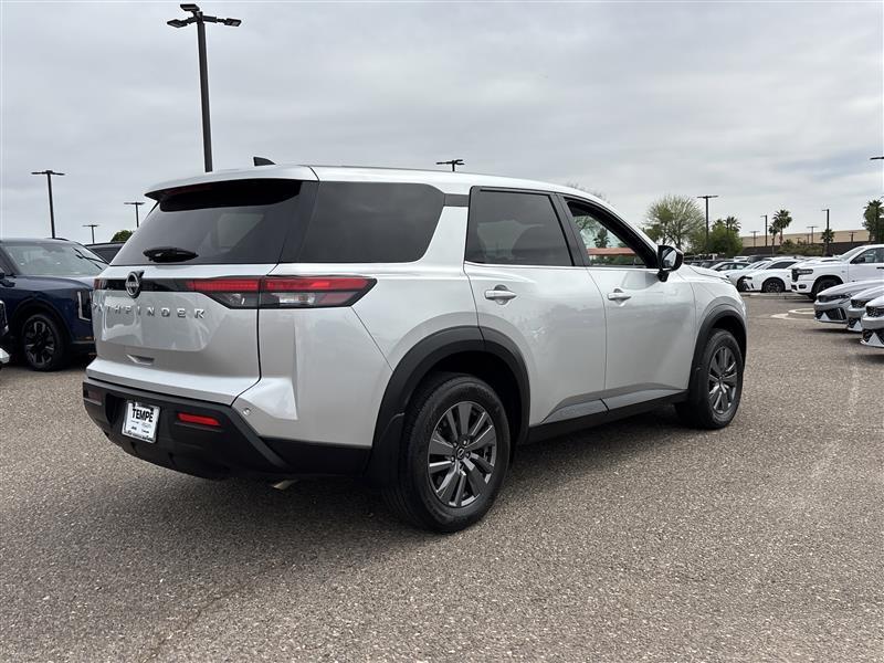 Nissan Pathfinder S 2025