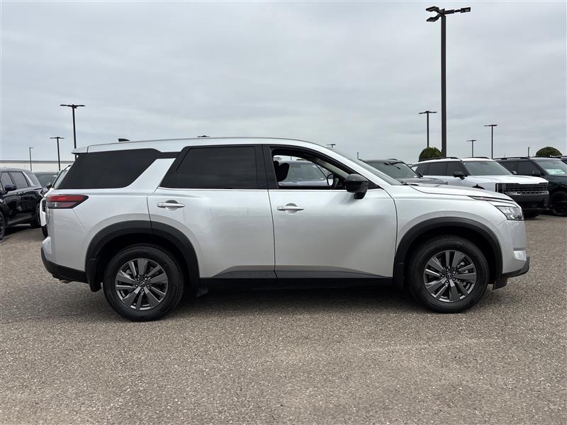 Nissan Pathfinder S 2025
