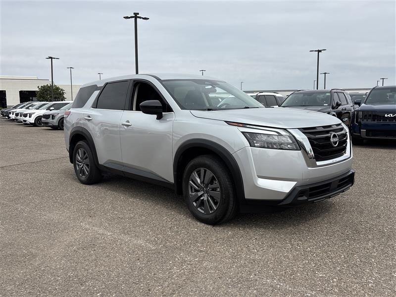 Nissan Pathfinder S 2025