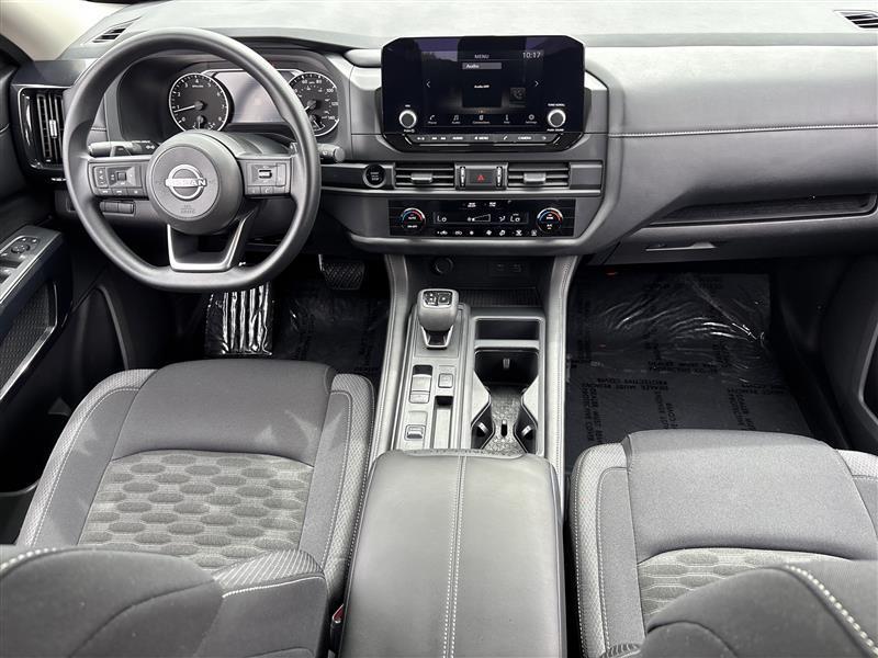 Nissan Pathfinder S 2025