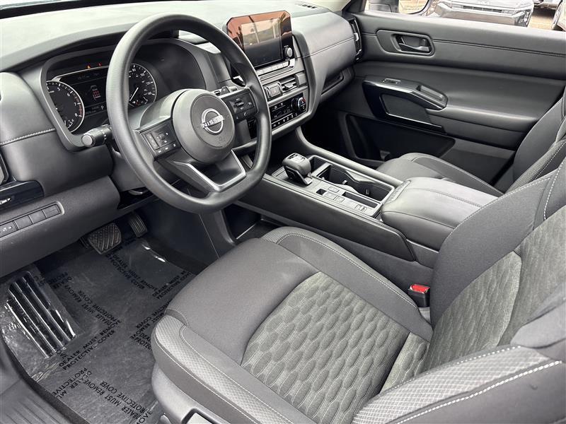 Nissan Pathfinder S 2025