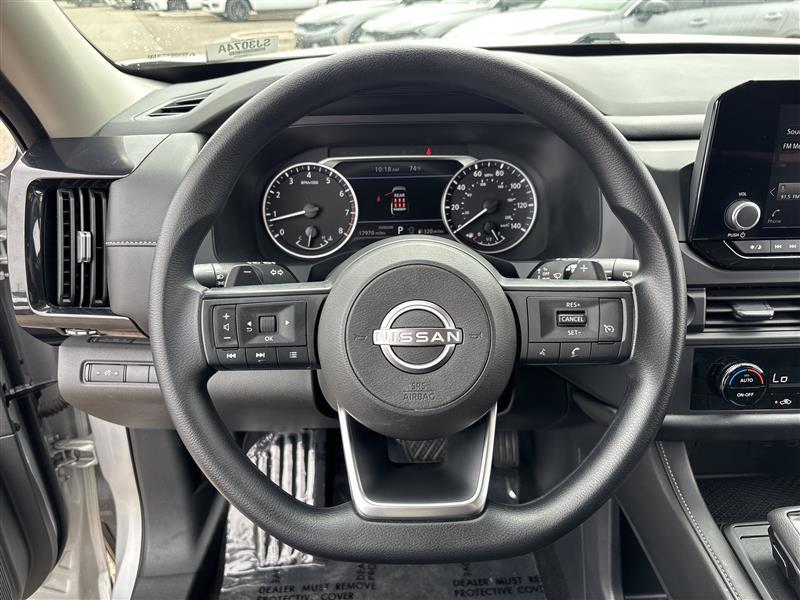 Nissan Pathfinder S 2025