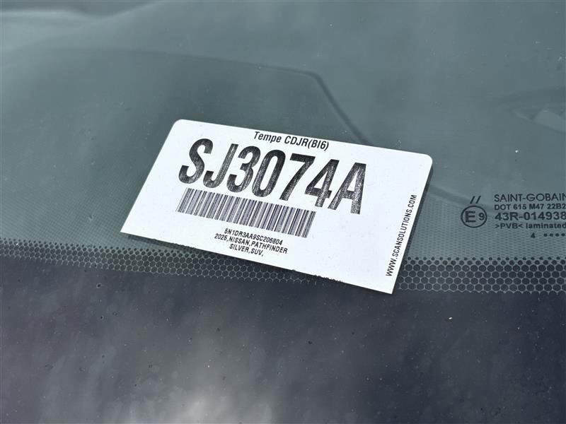 Nissan Pathfinder S 2025