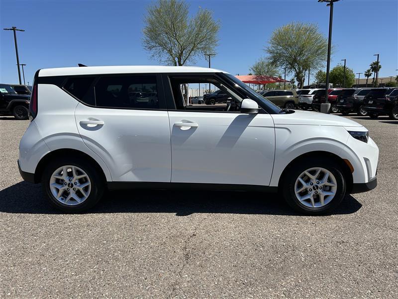 Kia Soul LX 2025