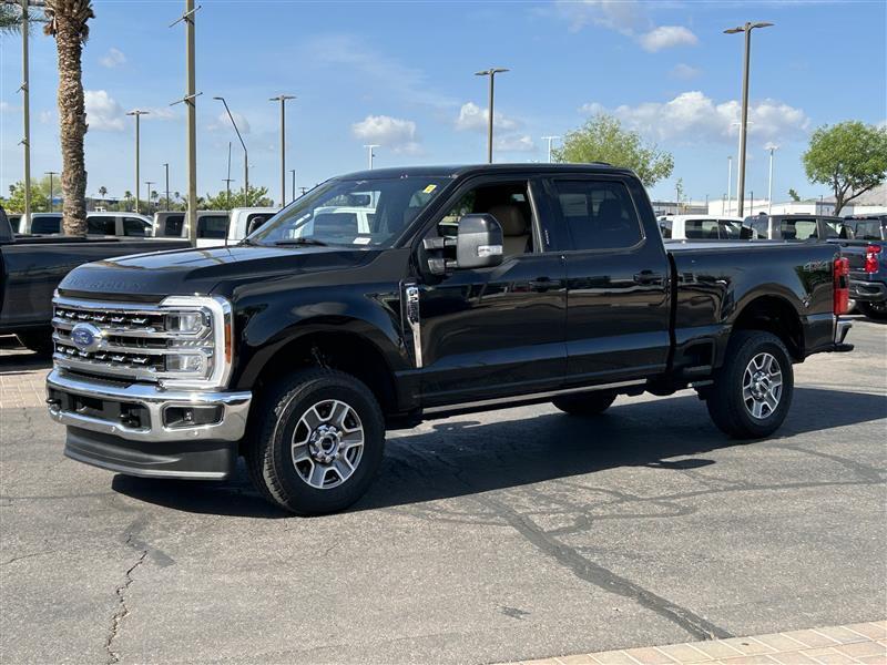 Ford F-250 SD Lariat Crew Cab 4WD 2023