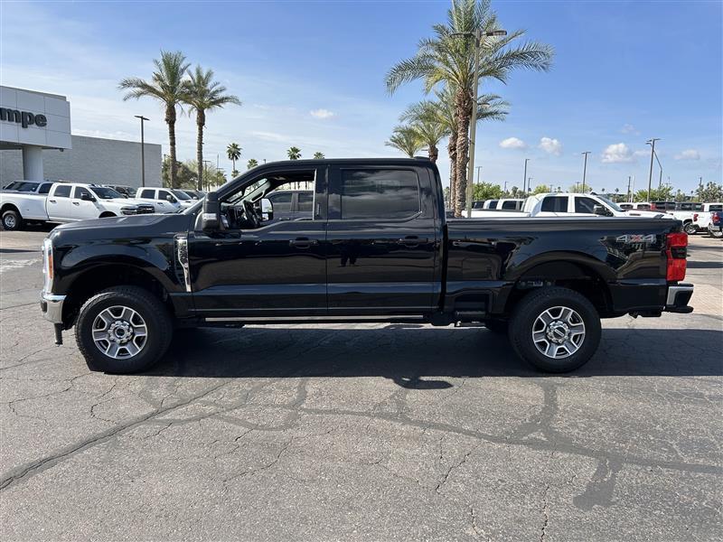 Ford F-250 SD Lariat Crew Cab 4WD 2023