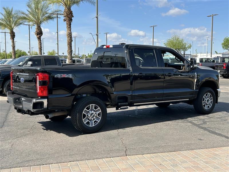 Ford F-250 SD Lariat Crew Cab 4WD 2023