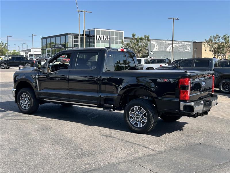 Ford F-250 SD Lariat Crew Cab 4WD 2023