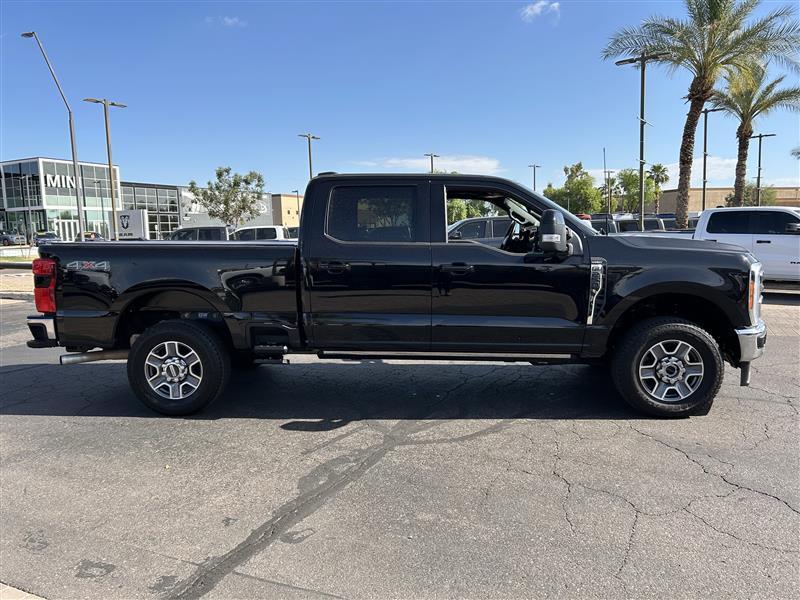 Ford F-250 SD Lariat Crew Cab 4WD 2023