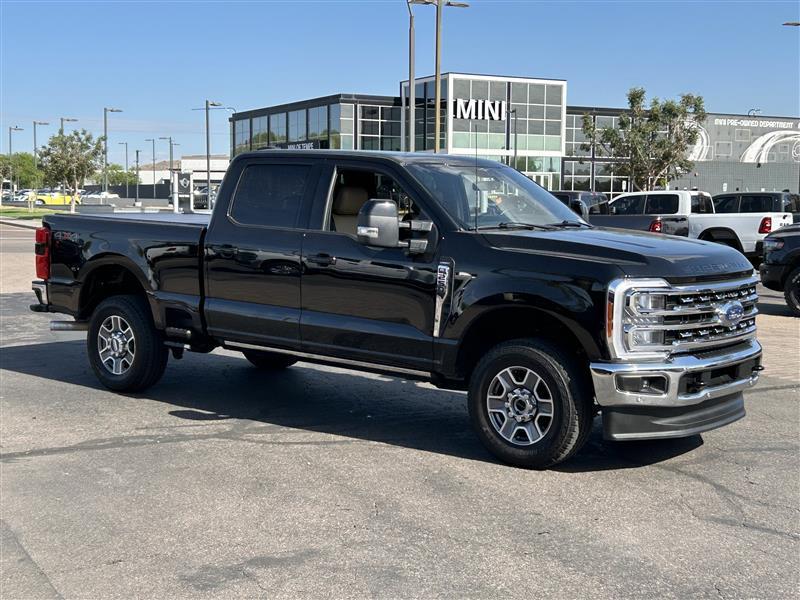 Ford F-250 SD Lariat Crew Cab 4WD 2023