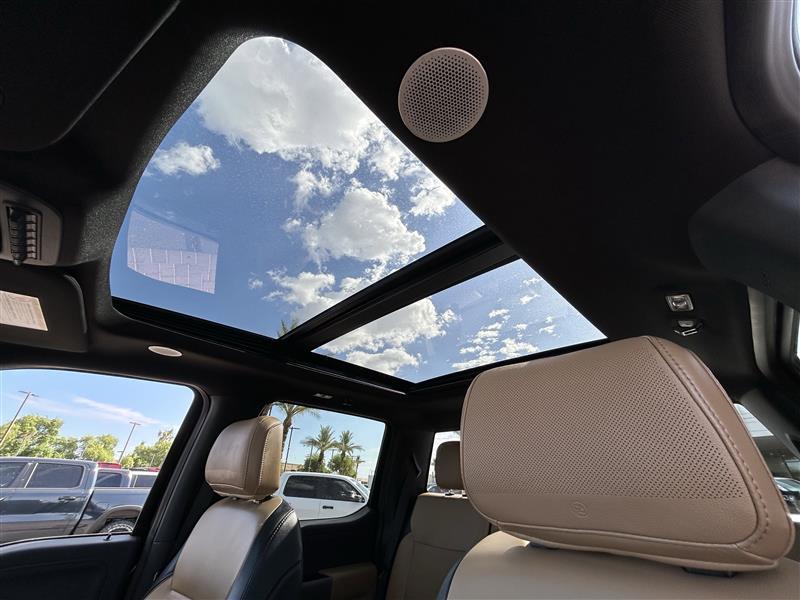 Ford F-250 SD Lariat Crew Cab 4WD 2023