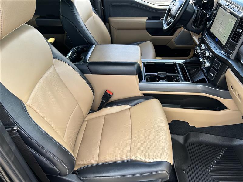 Ford F-250 SD Lariat Crew Cab 4WD 2023