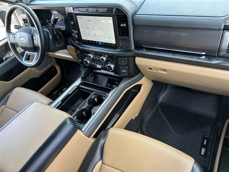 Ford F-250 SD Lariat Crew Cab 4WD 2023