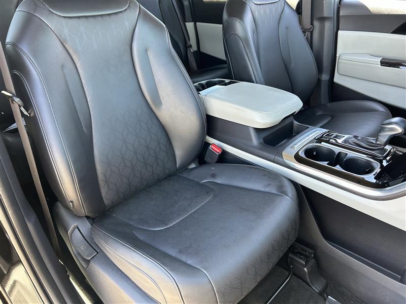 Kia Carnival EX 2024