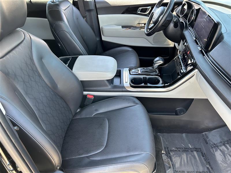 Kia Carnival EX 2024