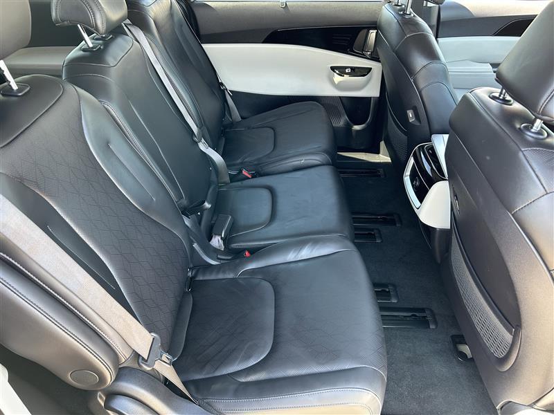 Kia Carnival EX 2024