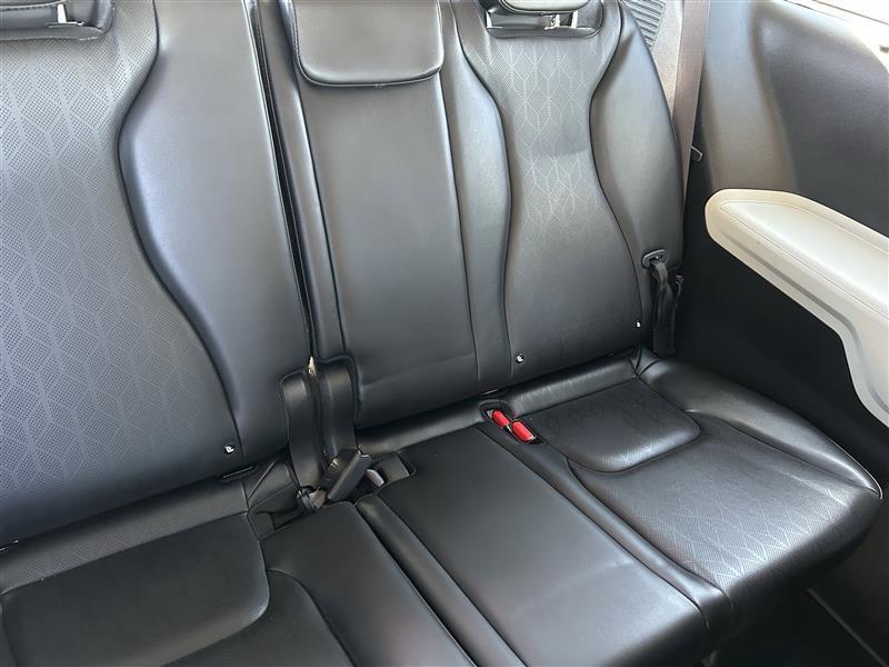 Kia Carnival EX 2024