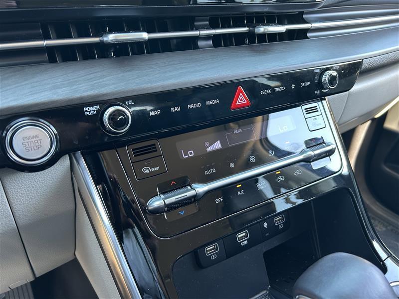 Kia Carnival EX 2024